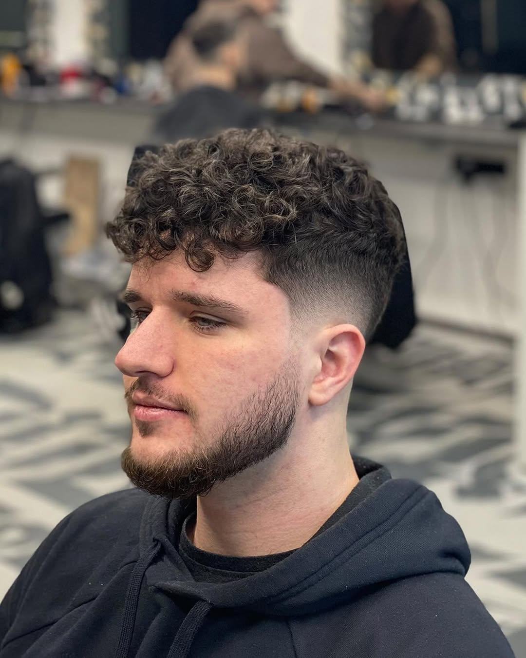 Praca GANS Barbershop — Curly fade
